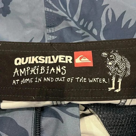 QuickSilver Amphibians Board Hawaiian Print Board Short - Picture 12 of 12